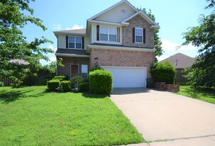 1964 Batsford Dr in Fayetteville, AR - Building Photo