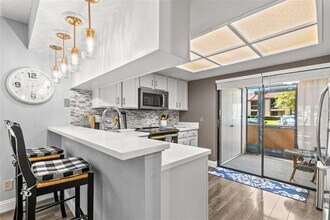 237 Woodlake Wynde in Oldsmar, FL - Building Photo - Building Photo