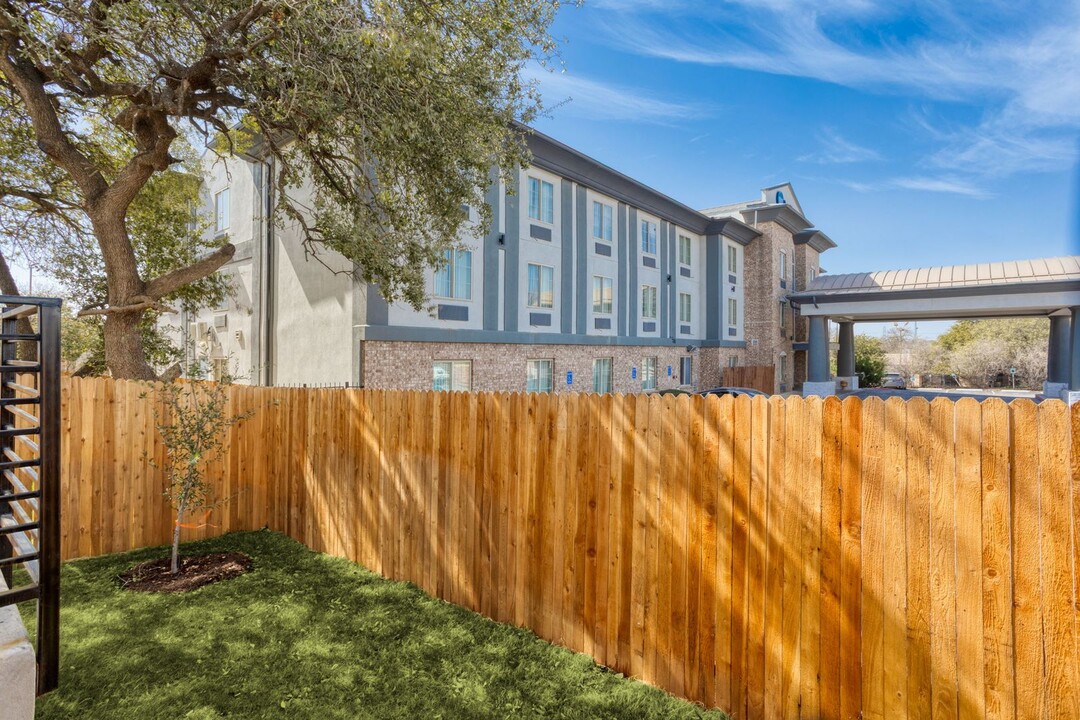 11818 Zarkava Way in San Antonio, TX - Building Photo