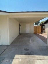 2002 N 73rd Ave in Phoenix, AZ - Building Photo - Building Photo