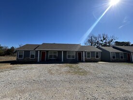 11910 Fairview St in Thackerville, OK - Building Photo