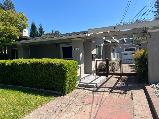 432 Benton St in Santa Rosa, CA - Building Photo - Building Photo