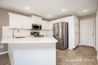 801 SE Hocker Ct in Lee's Summit, MO - Building Photo - Building Photo