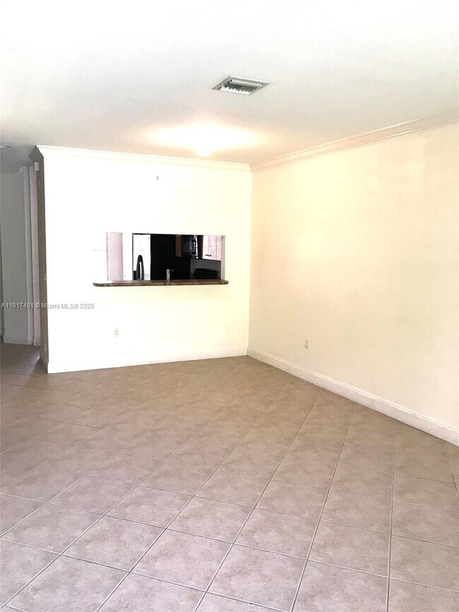 8233 SW 25th Ct in Miramar, FL - Building Photo - Building Photo