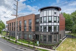 745 Bound Brook Rd, Unit 304 in Dunellen, NJ - Building Photo