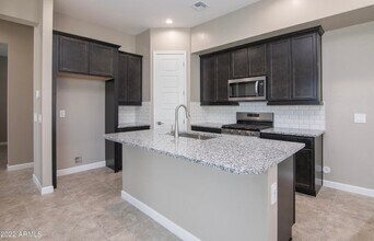 4882 E Helena Dr in Scottsdale, AZ - Building Photo - Building Photo