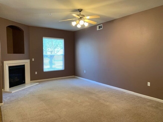 5350 Dunlay Dr in Sacramento, CA - Building Photo - Building Photo