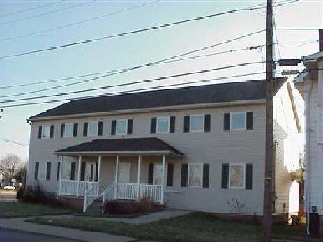 1750 Ira Turpin Way in Canton, OH - Foto de edificio - Building Photo