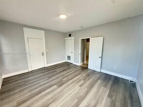 301 SW 10th Ave in Miami, FL - Building Photo - Building Photo