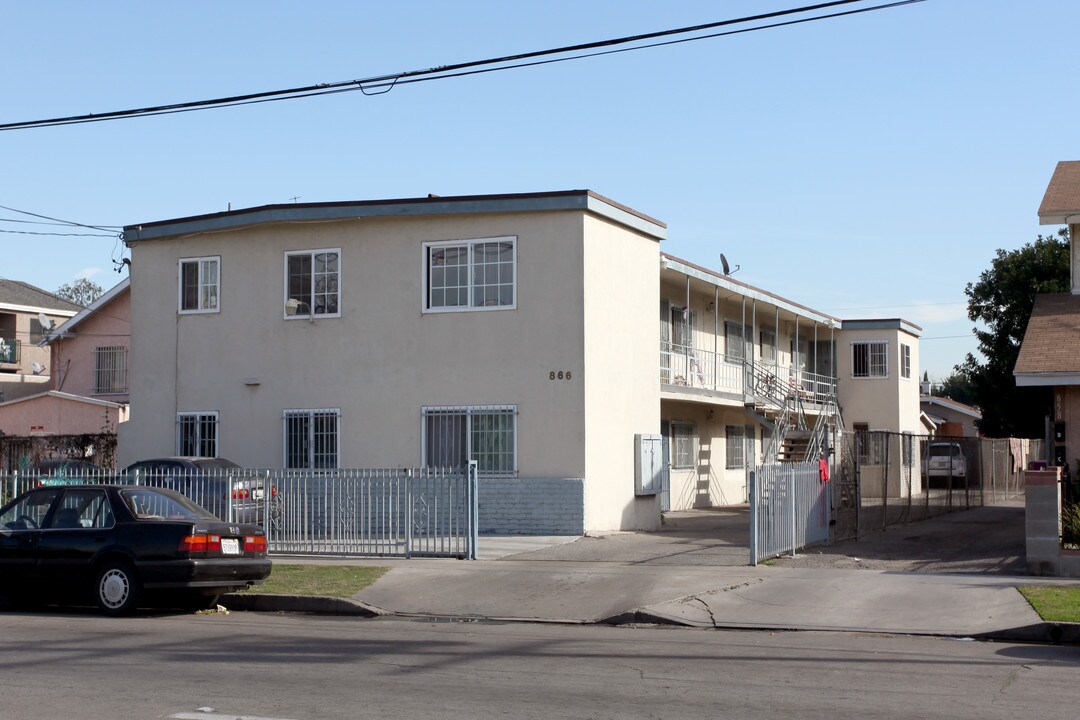 866 Martin Luther King Ave in Long Beach, CA - Building Photo