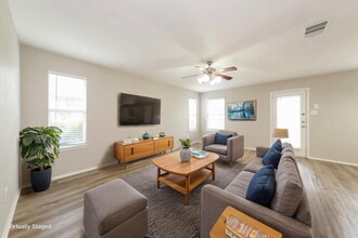 105 Altamont St in Hutto, TX - Foto de edificio - Building Photo