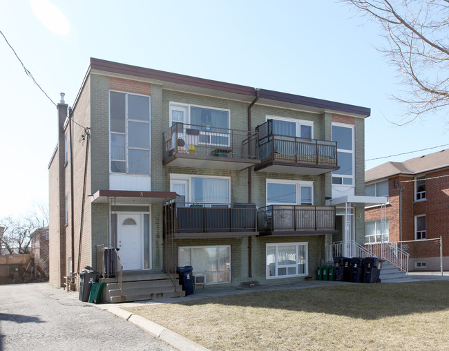 5-7 Diana Dr in Toronto, ON - Building Photo - Primary Photo