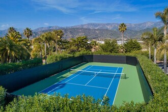 867 Sand Point Rd in Carpinteria, CA - Building Photo - Building Photo