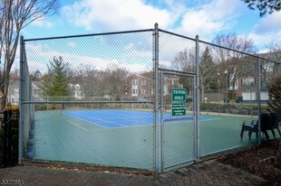 216 4 Seasons Dr in Wayne, NJ - Building Photo - Building Photo