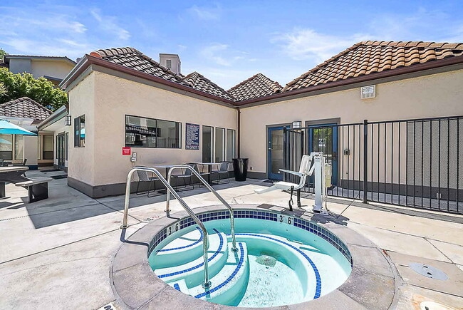 Verandas in Union City, CA - Building Photo - Building Photo