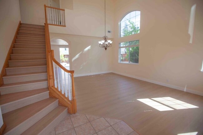 712 Matoza Ln in San Leandro, CA - Building Photo - Building Photo