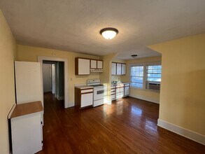 1340 Plum St in Lincoln, NE - Building Photo - Building Photo