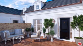 15225 Palisades Village Ln in Los Angeles, CA - Building Photo