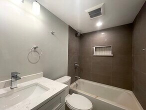 199 Boylston St, Unit 1 in Brookline, MA - Building Photo - Building Photo