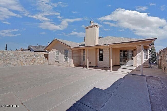1747 Leroy Bonse Dr in El Paso, TX - Building Photo - Building Photo