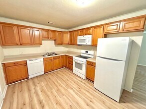 2433 Shepherd Dr NW in Huntsville, AL - Building Photo - Building Photo