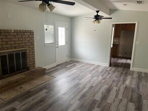 300 Whisenant Dr in Allen, TX - Building Photo - Building Photo