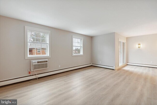 176 W King St in Malvern, PA - Building Photo - Building Photo