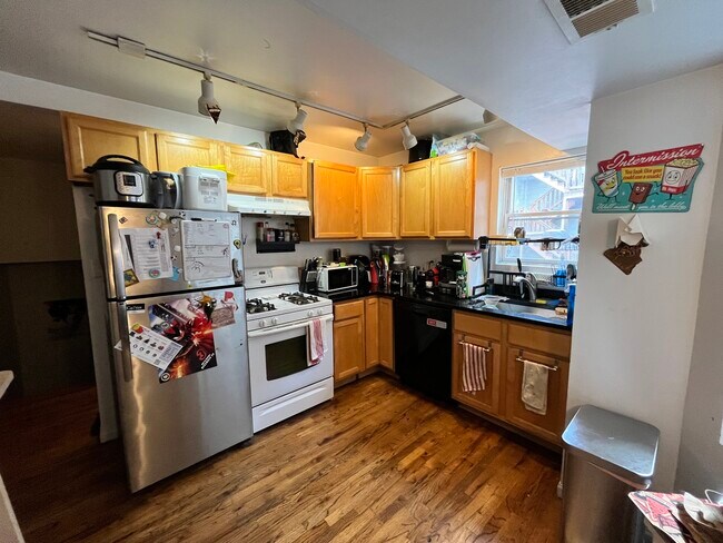 3740 N Janssen Ave in Chicago, IL - Building Photo - Building Photo