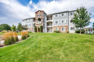 1823 N Crest Rd in Saratoga Springs, UT - Building Photo