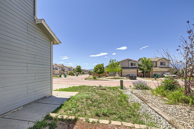1781 Dewhirst Dr in Colorado Springs, CO - Building Photo - Building Photo