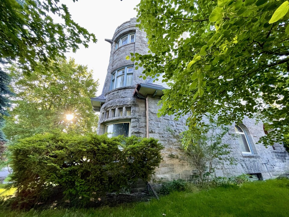 801 S Cedar St in Spokane, WA - Foto de edificio