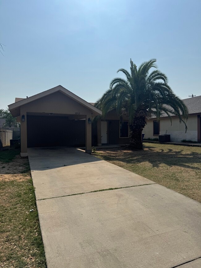 10312 Center Rd in Laredo, TX - Building Photo - Building Photo
