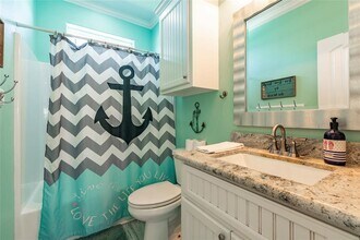 987 Surf Rd in Port Bolivar, TX - Building Photo - Building Photo