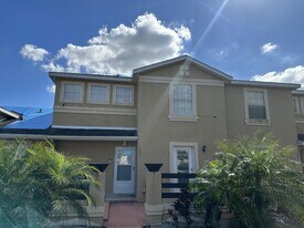 3299 Sandy Shore Ln in Kissimmee, FL - Building Photo