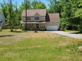 335 Osprey Point Dr in Sneads Ferry, NC - Building Photo