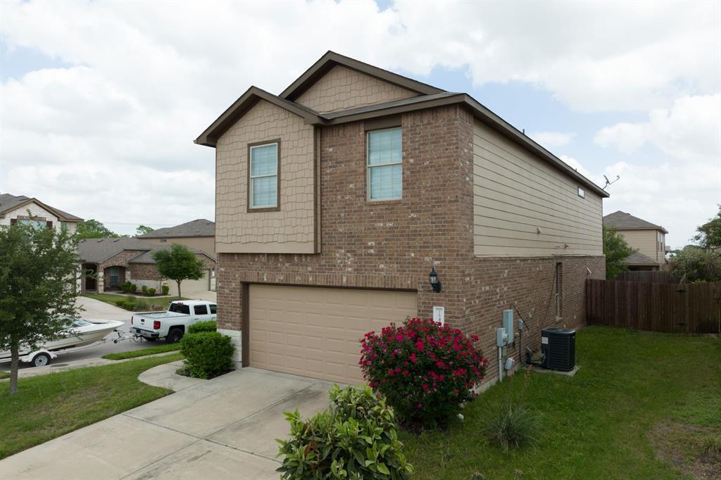 16329 McAloon Way in Austin, TX - Building Photo