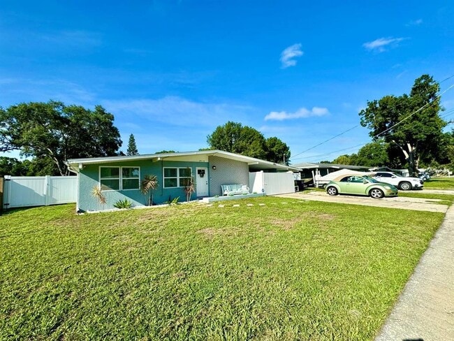 3910 W Wisconsin Ave in Tampa, FL - Building Photo - Building Photo