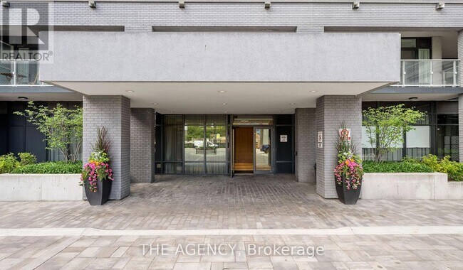 621-621 Sheppard Ave E in Toronto, ON - Building Photo - Building Photo