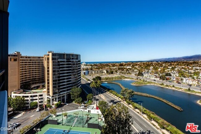 4337 Marina City Dr in Marina Del Rey, CA - Building Photo - Building Photo