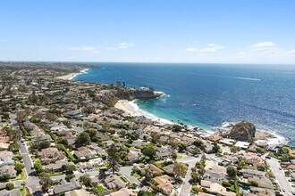 20 S Portola, Unit 208 in Laguna Beach, CA - Building Photo - Building Photo