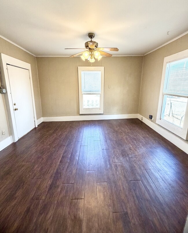 property at 900 E Live Oak St