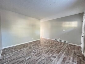 208 Forest Ln in Richwood, OH - Building Photo