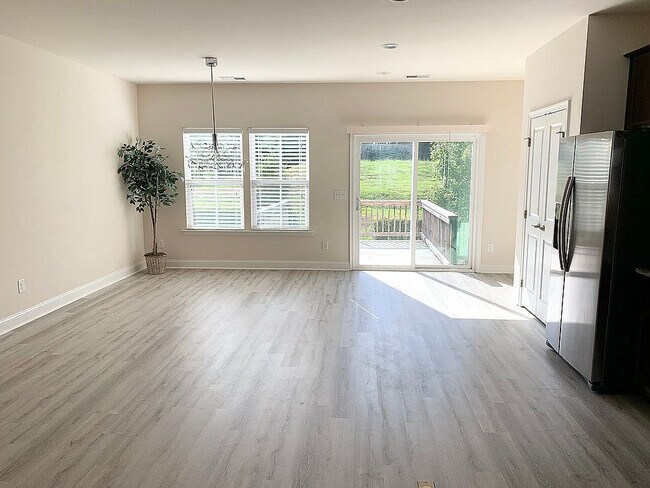 Room in Townhome on Suffield Way in Cary, NC - Building Photo - Building Photo