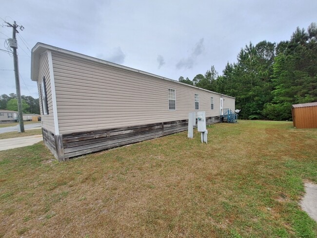 1134 Kelly Dr in Hinesville, GA - Building Photo - Building Photo