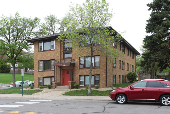 Mark 1 Apartments in Hopkins, MN - Building Photo - Building Photo