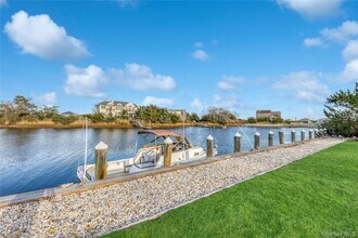 170 Beach Ln in Westhampton Beach, NY - Building Photo - Building Photo