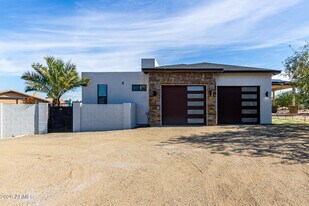 2311 N 58th St in Scottsdale, AZ - Building Photo