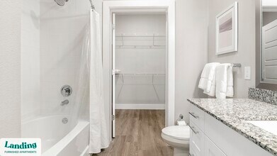 3060 Southcreek Blvd, Unit 4-106 in Orlando, FL - Foto de edificio - Building Photo