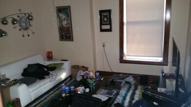 3812 N Ashland Ave, Unit 1R in Chicago, IL - Building Photo - Building Photo