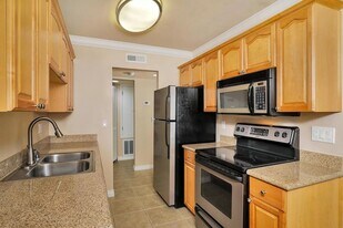 Legacy Condominium Apartments in El Cajon, CA - Building Photo